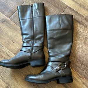 Bandolino Botesso Grey Leather Boots 6-1/2